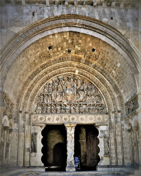 Abbaye-de-Moissac-portail-tympan-1